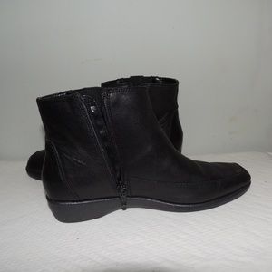 Hush Puppies size 8.5 boots